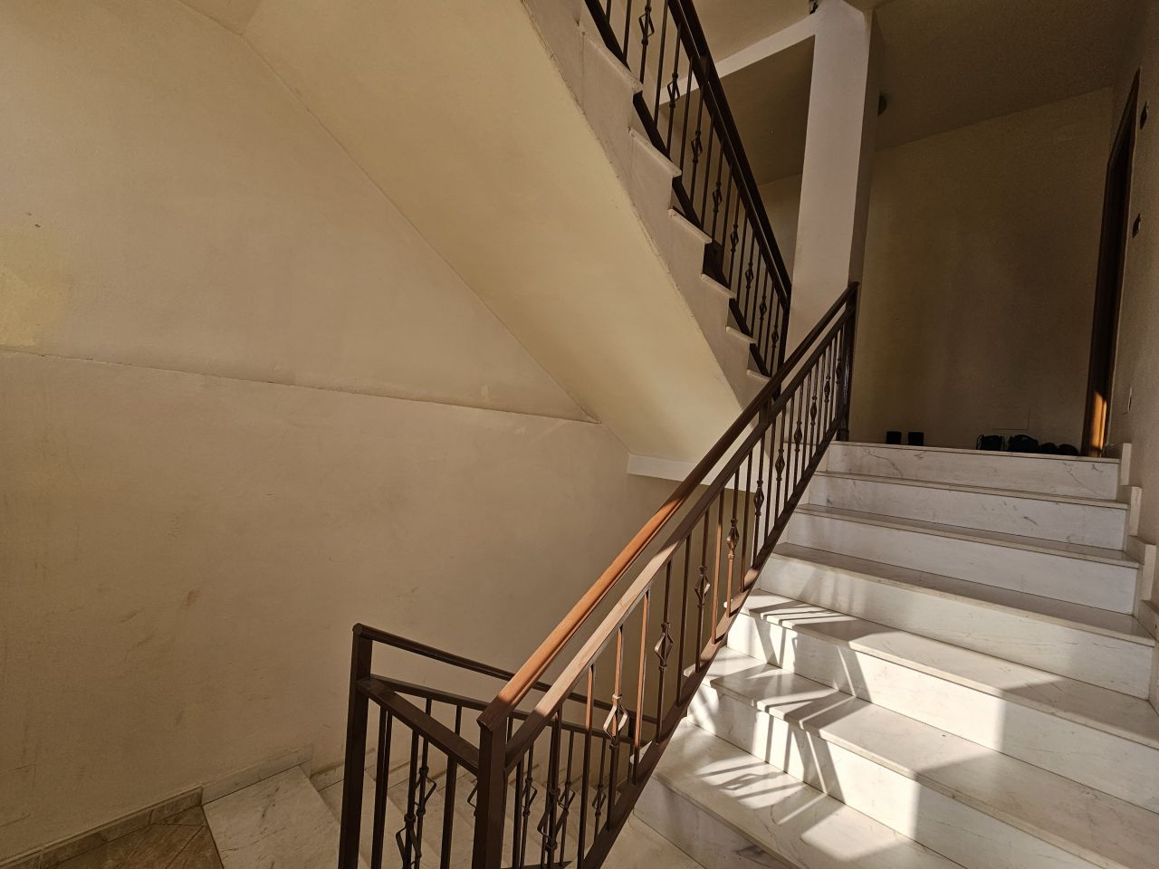 Appartamento In Vendita A Valona ​​Albania, Situato In Una Zona Tranquilla